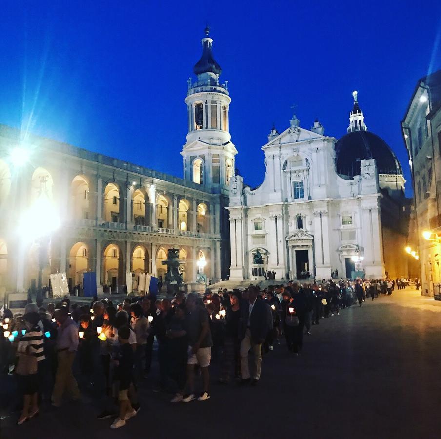 Hotel Pellegrino E Pace Loreto Zewnętrze zdjęcie